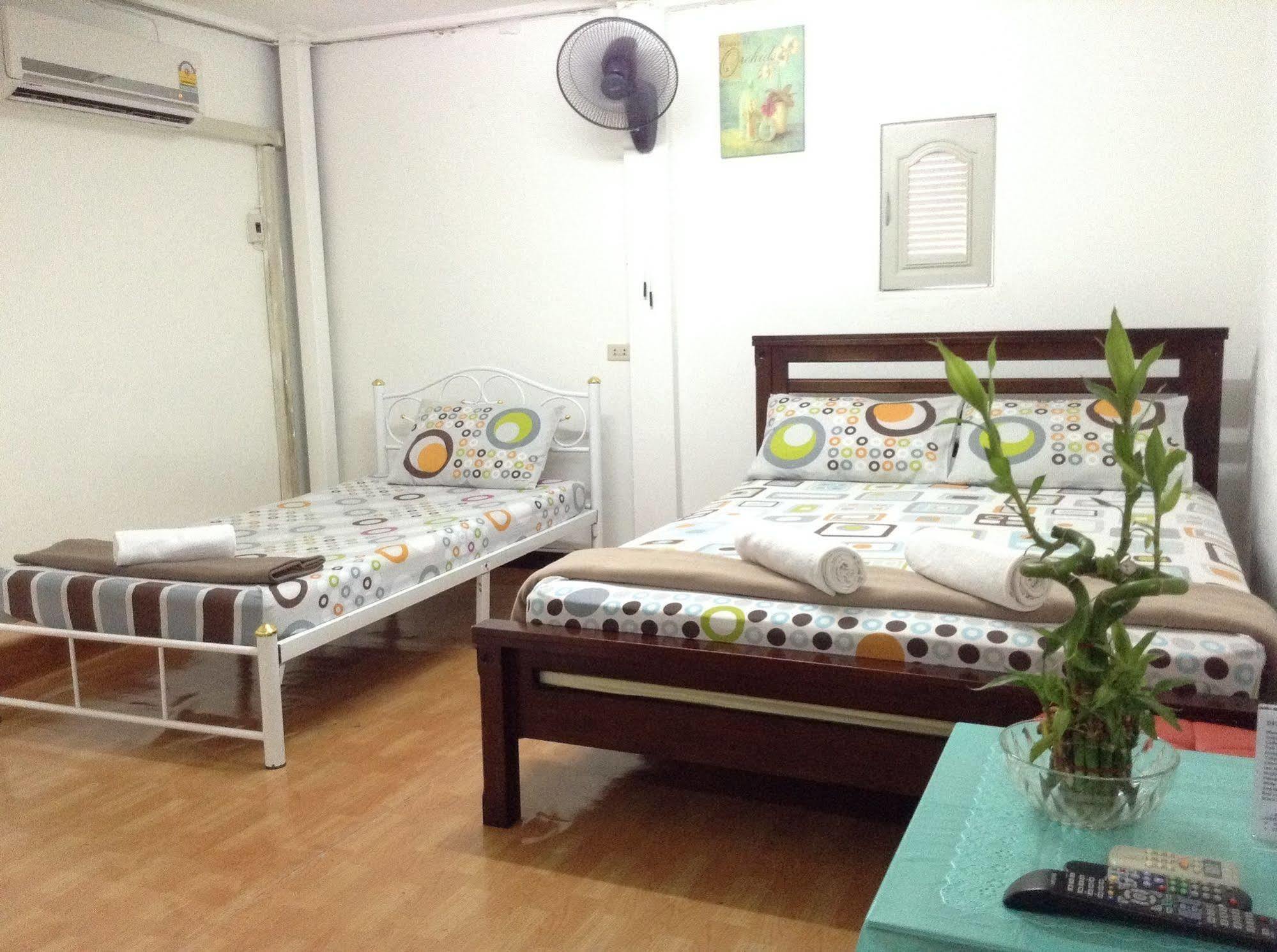 Mint Hostel Bangkok Ngoại thất bức ảnh